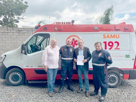 Entrega de nova ambulância do SAMU Regional