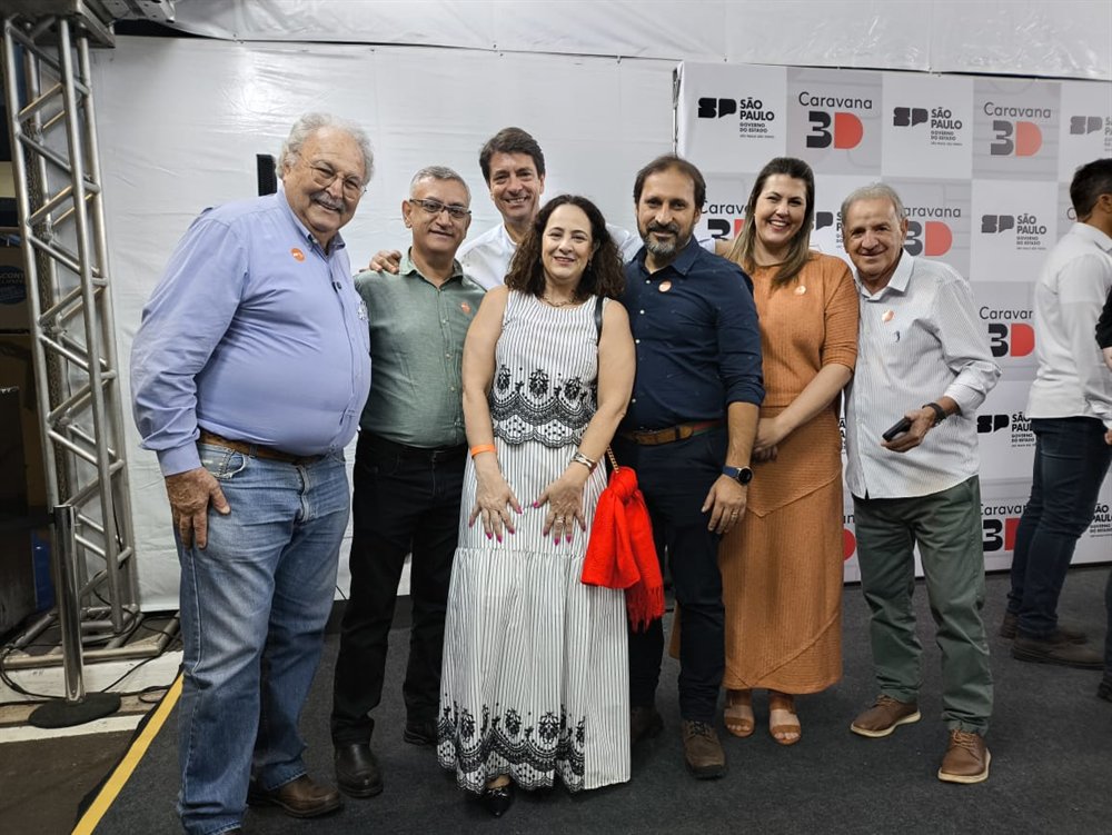 Equipe engajada em evento da Caravana SP
